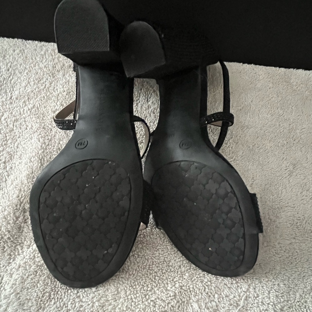 Kelly & Katie Black Strappy Heels - Picture 3 of 3